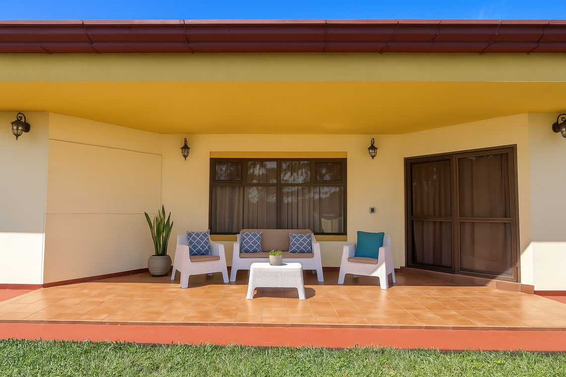 Poolside Lounge Deck