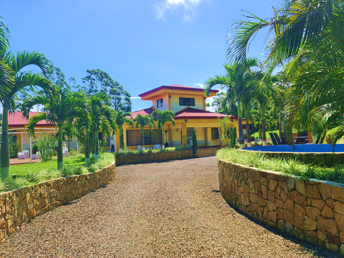 Grand Drive Approach